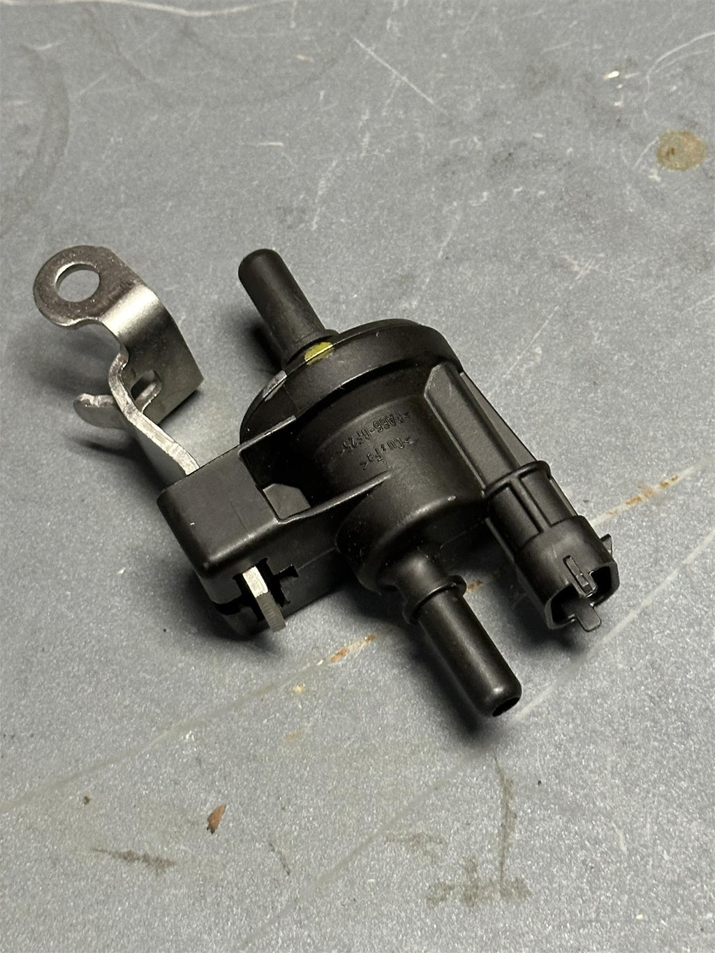 GM OEM 12611801 EVAP Canister Purge Solenoid Valve ACDelco 214-1685