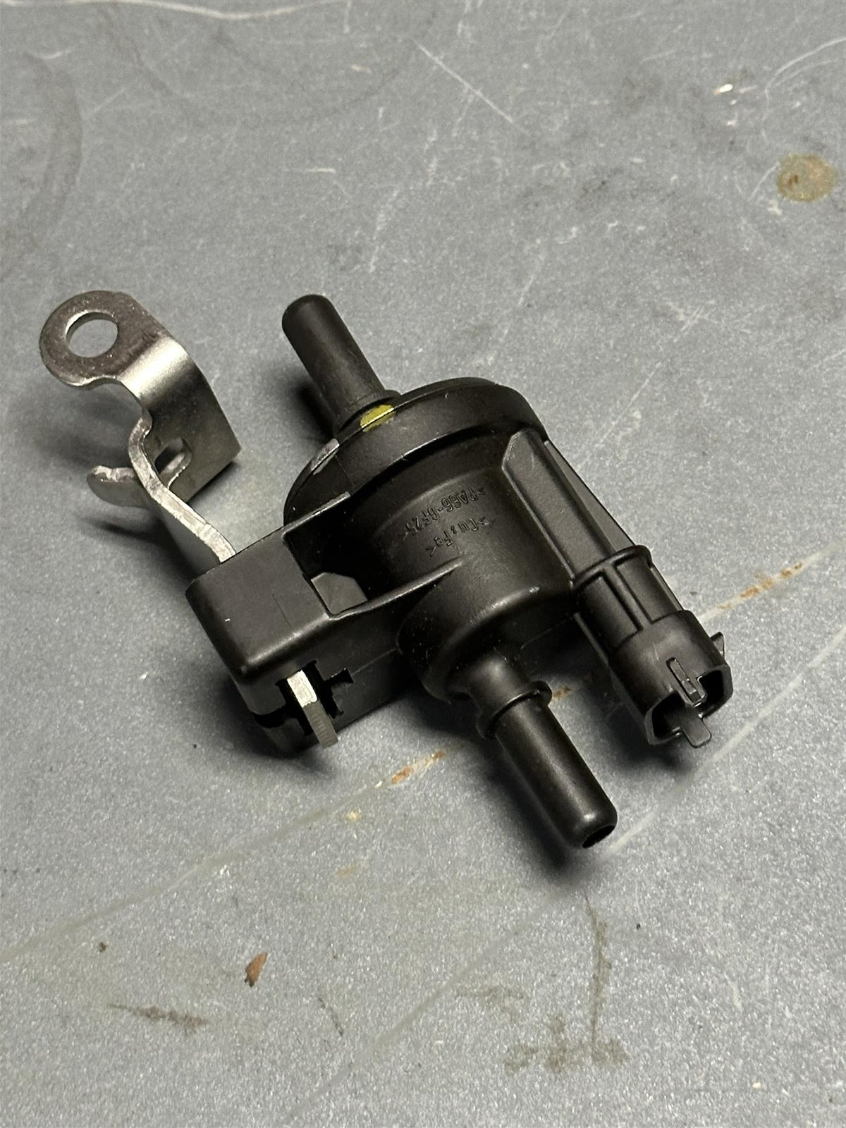GM OEM 12611801 EVAP Canister Purge Solenoid Valve ACDelco 214-1685