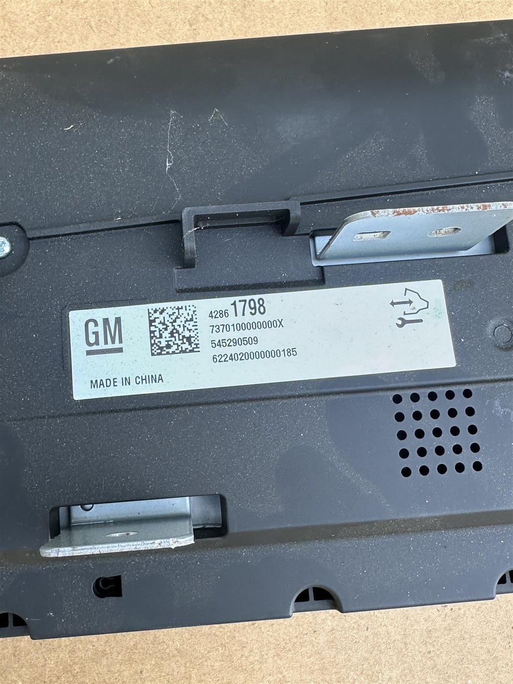 Genuine GM 42861798 8-Inch Radio Display Screen 2024-2026 Chevy Trax