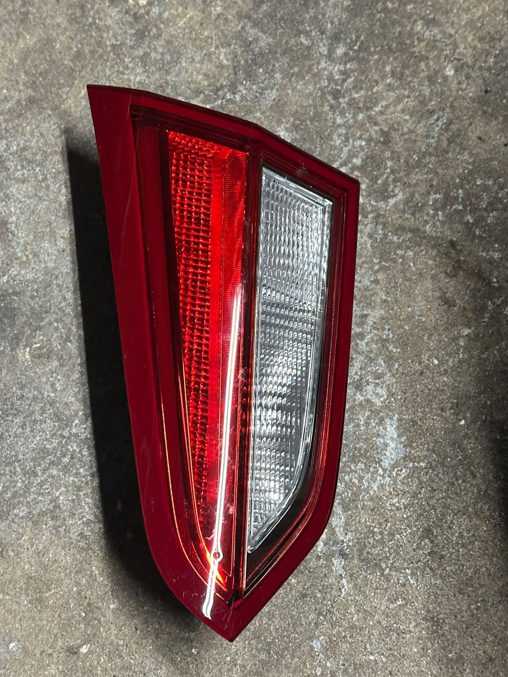 OEM | Tail Light Assembly Passenger Inner fits 19-20 ENVISION 84543163