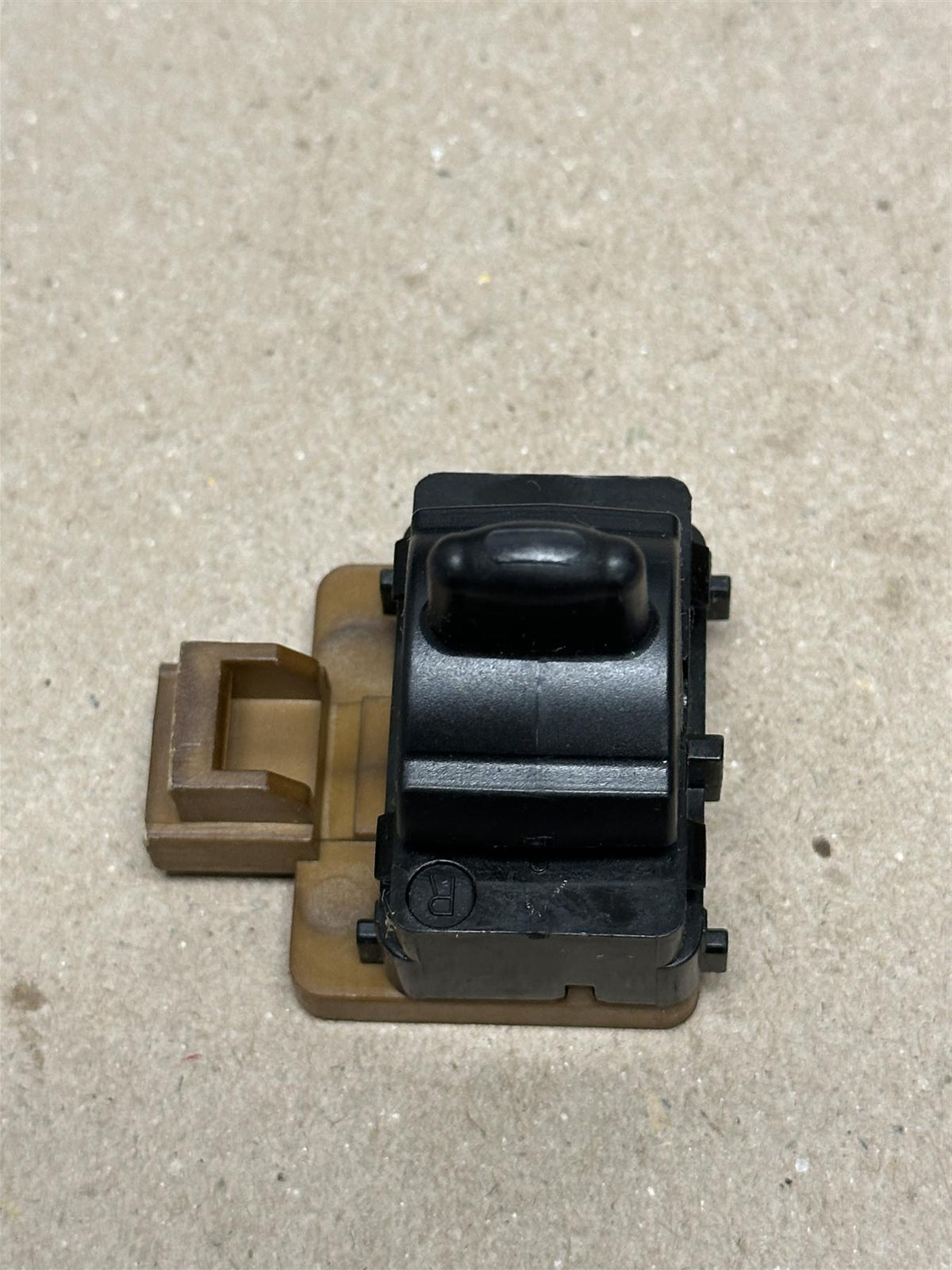 OEM GM Door Lock Switch 19245388 Genuine Front Passenger Side Control Button