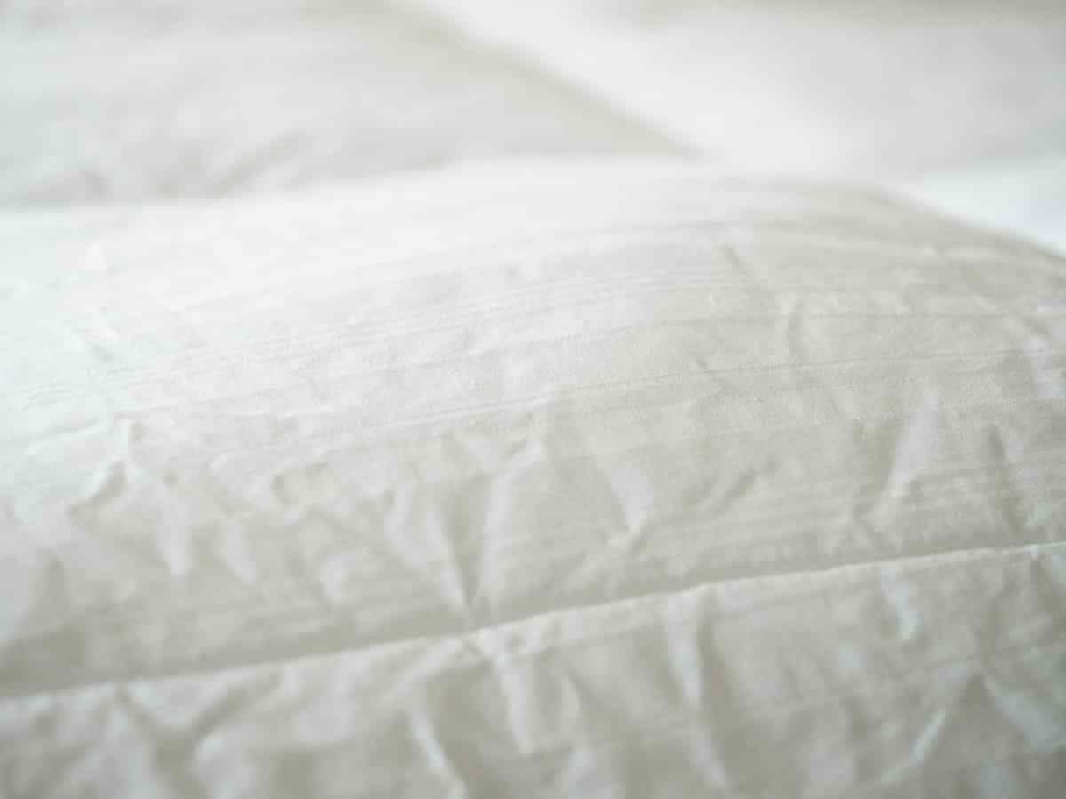 Queen Down Alternative White Comforter