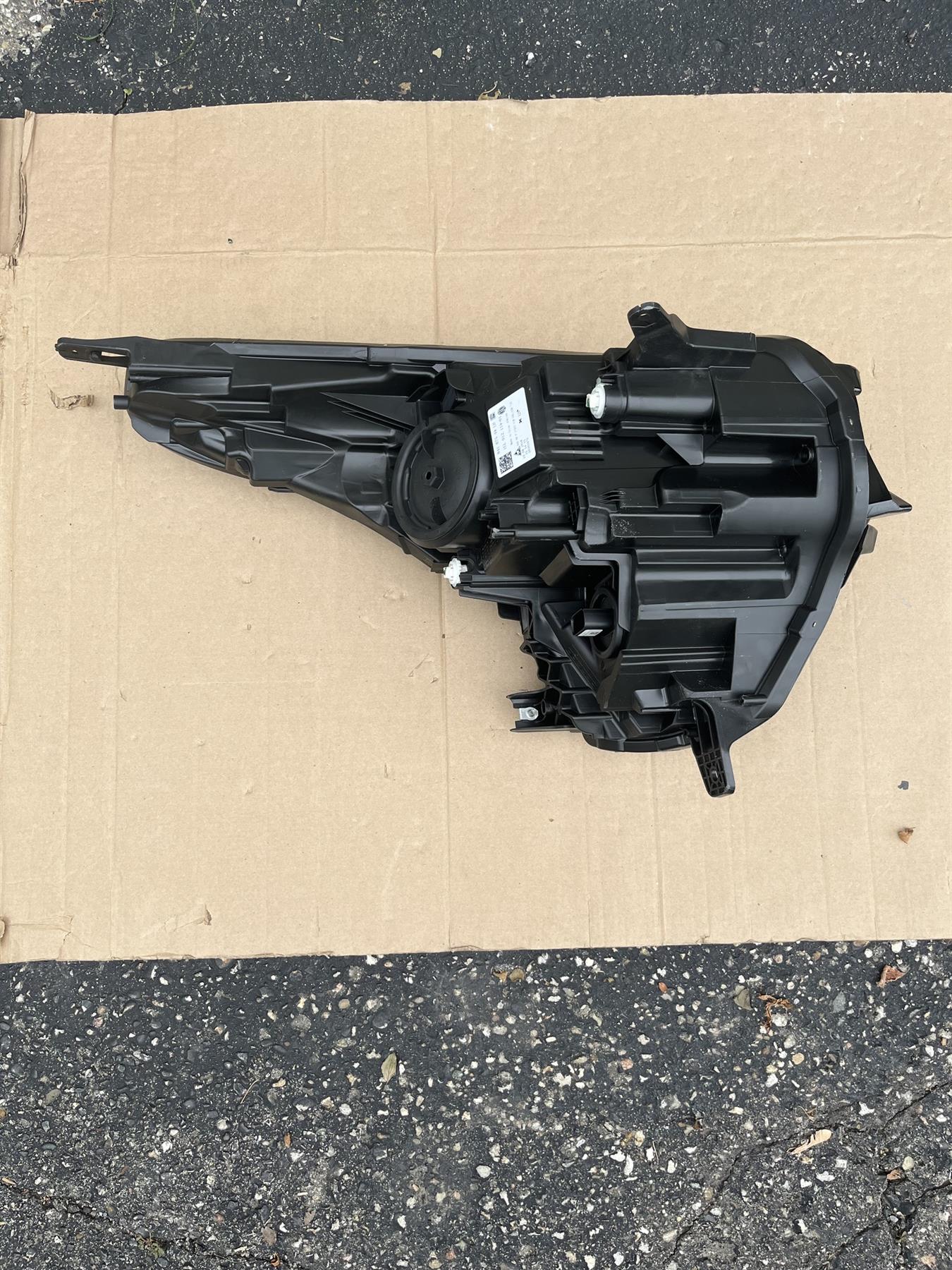 OEM GM 84648547 LH Headlight Assembly Cadillac XT5 Driver Side