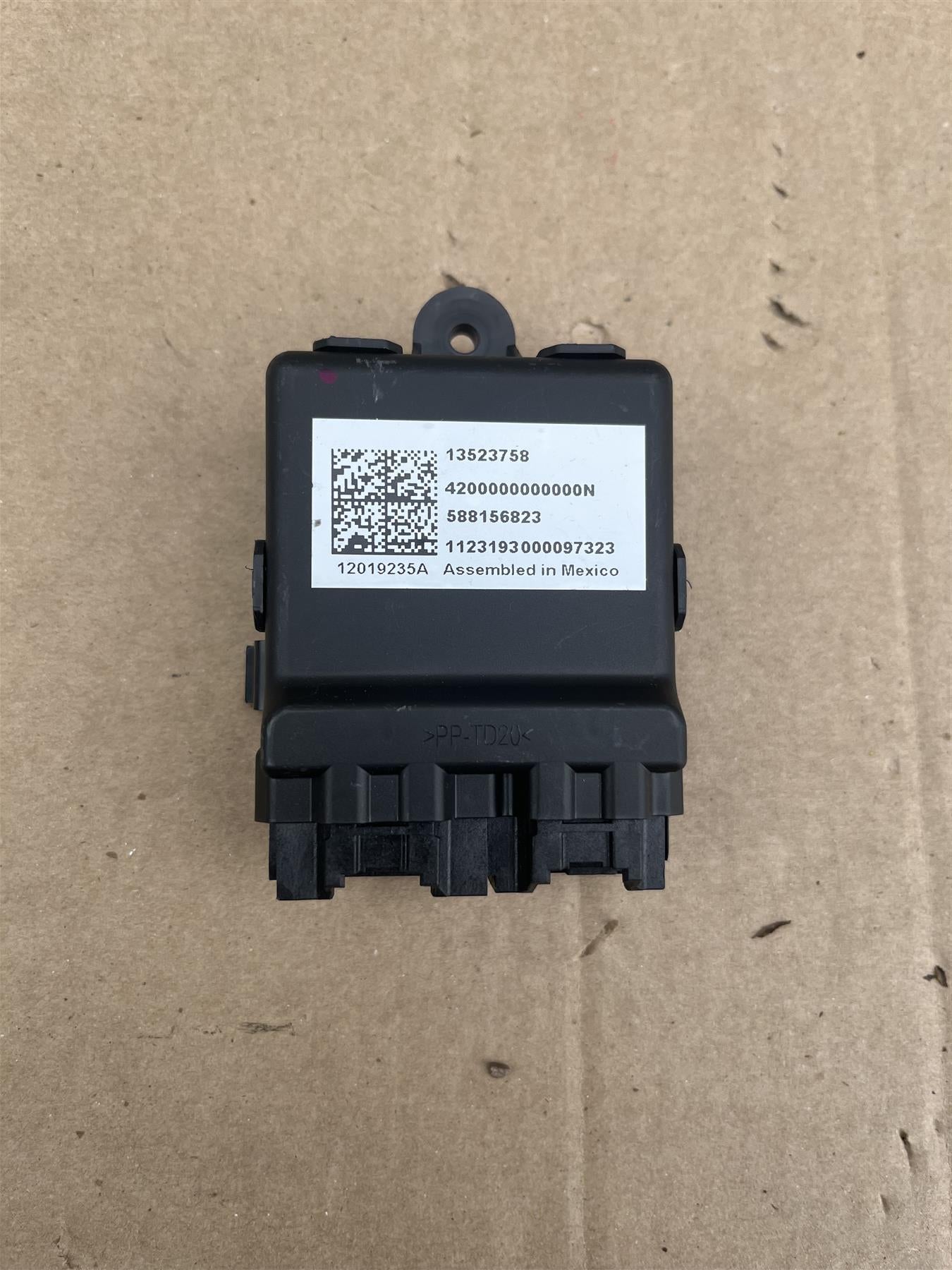OEM GM 13523758 RH Front Seat Heater Vent Control Module