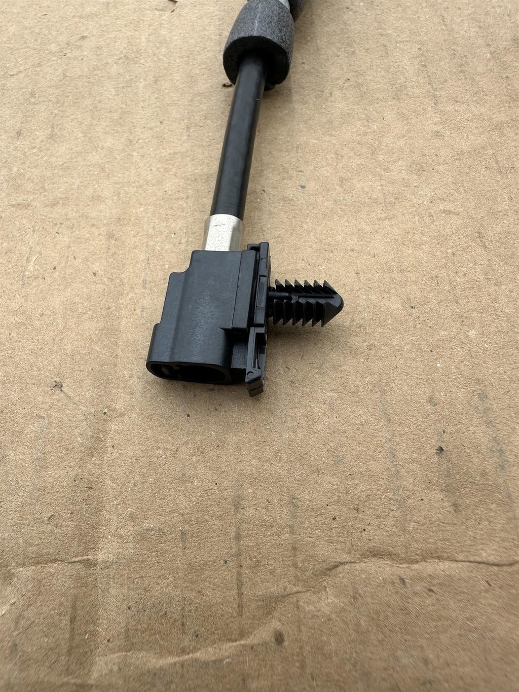 GM OEM 23300781 300V Battery Cable Assembly 33207402 Volt