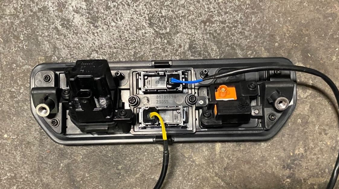 OEM | Handle gate latch fits in 2019-2022 Sierra GM 86789894