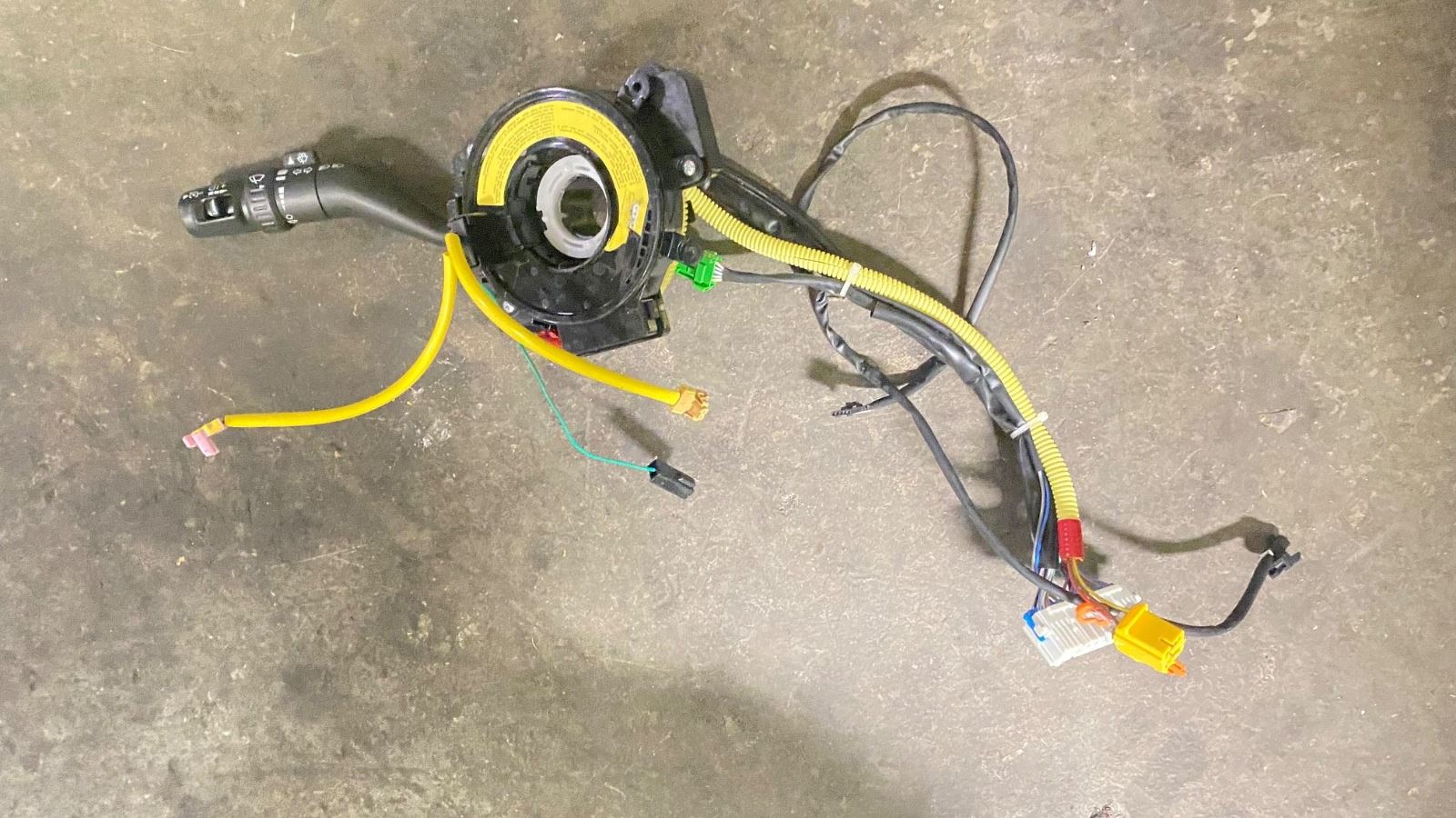 OEM | Switch, Turn Signal and Headlamp Dimmer fits 2008-2010 H3 GM 25867278