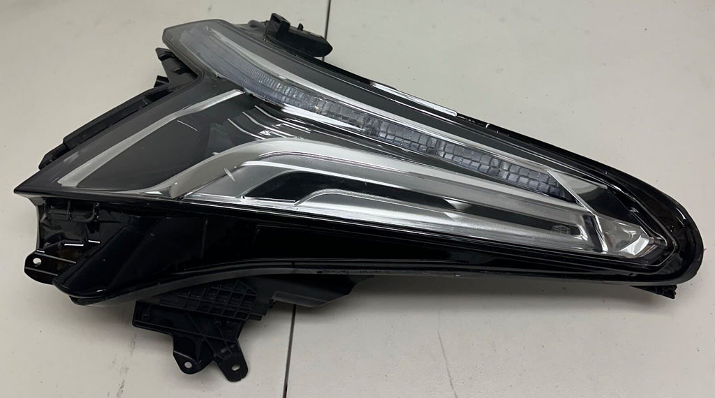 2019 - 2023 CADILLAC XT4 LED HEADLIGHT WITH CORNERING FULL LED RH OEM