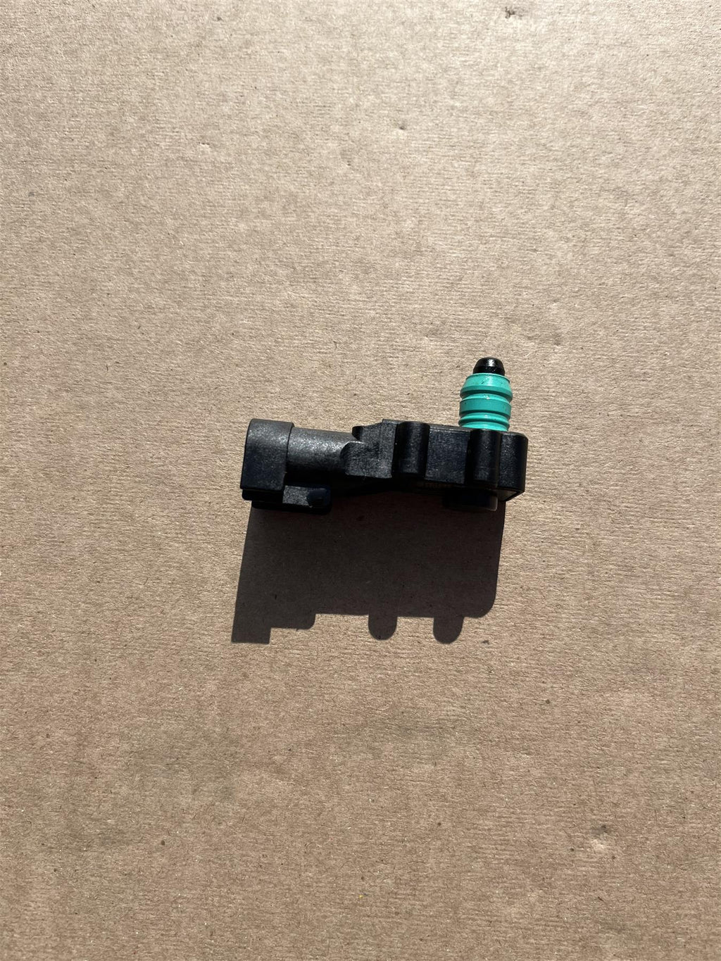 GM OEM Fuel Tank Pressure Sensor 13502903 Direct Replacement
