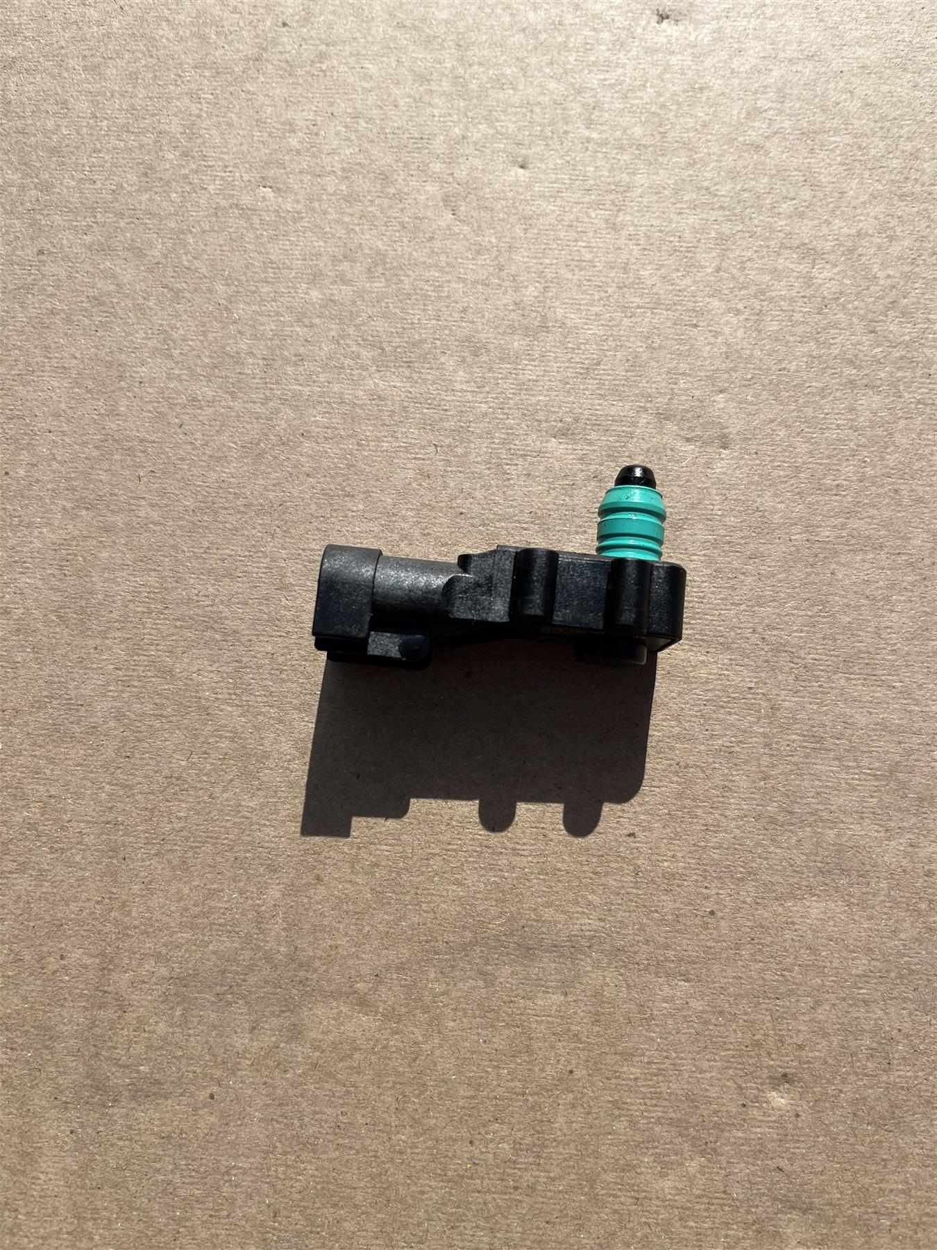 GM OEM Fuel Tank Pressure Sensor 13502903 Direct Replacement
