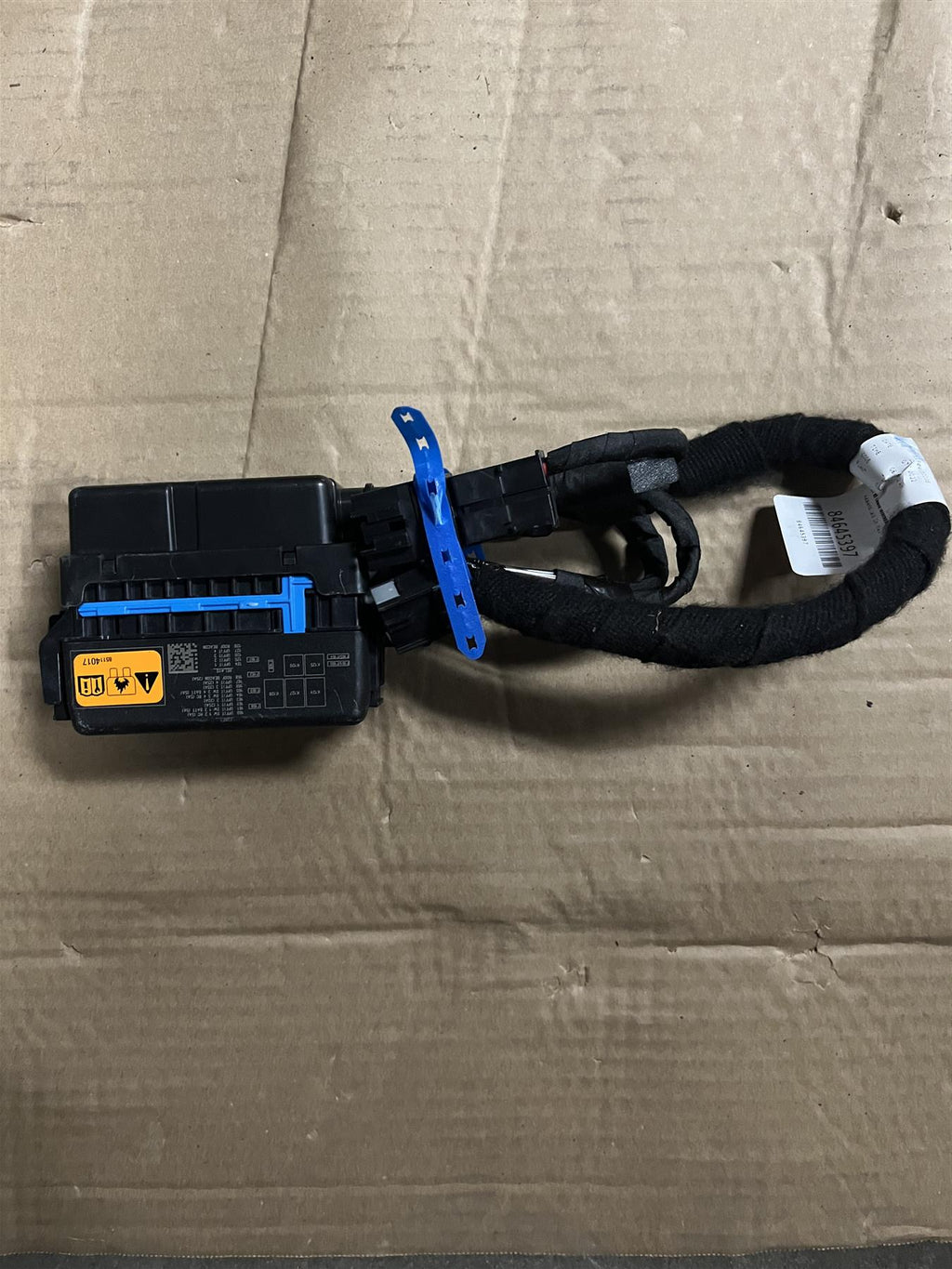 Genuine GM 84645397 Engine Compartment Fuse Block