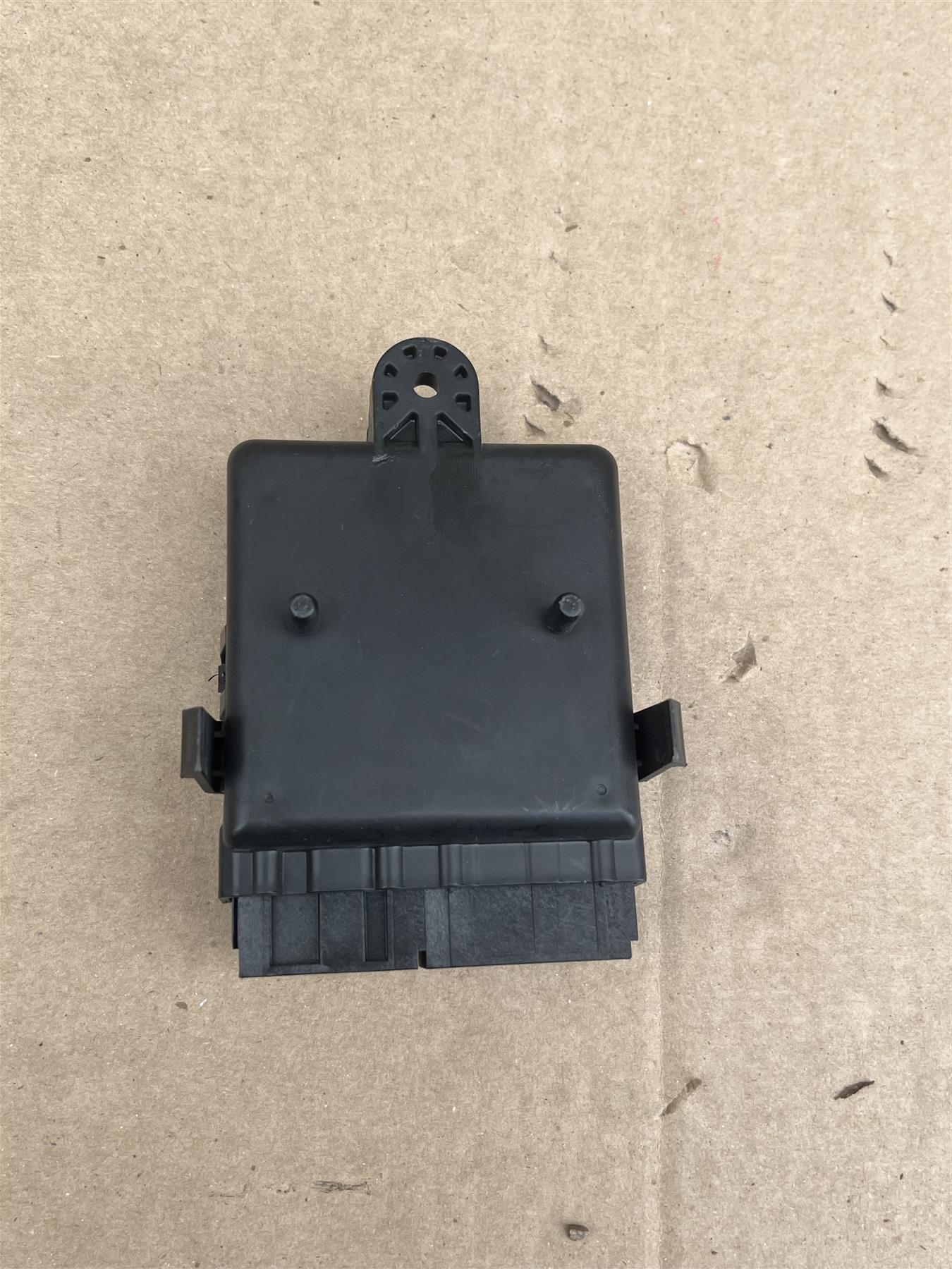 OEM GM 13523758 RH Front Seat Heater Vent Control Module