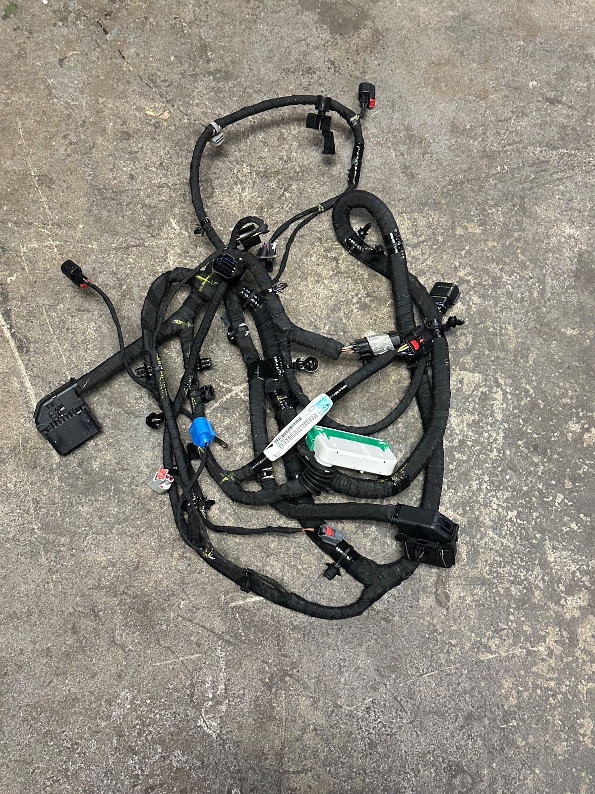 OEM | Lamp Wiring Harness Fits 2017-2018 XT5 GM 84384431