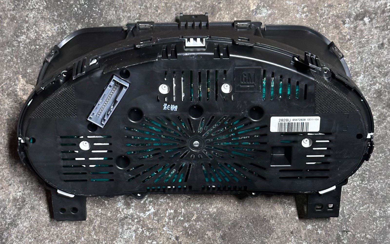 OEM | Speedometer Instrumental Cluster fits 2012 Chevrolet Orlando KPH 688014257