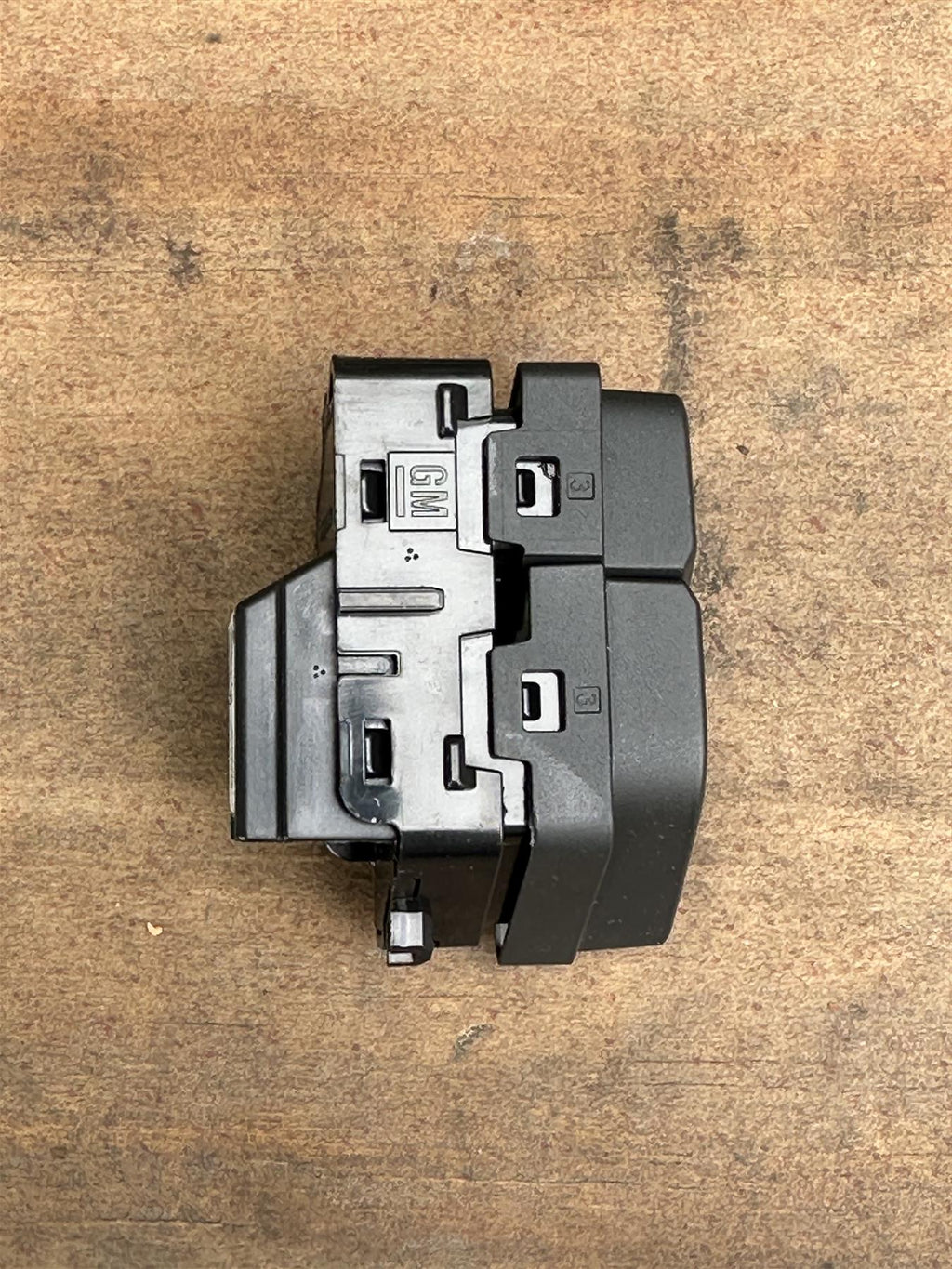 Genuine GM 86813008 Multi-Function Steering Wheel Control Switch Case of 25
