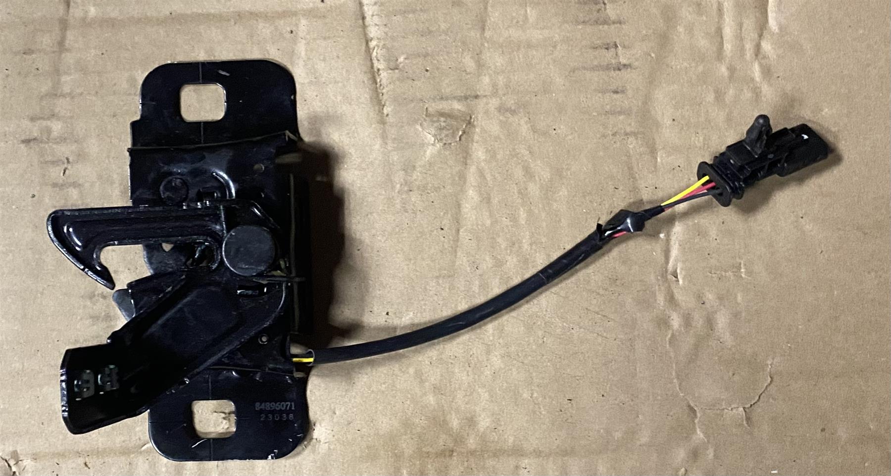 Genuine GM 84896071 Front Door Lock Actuator
