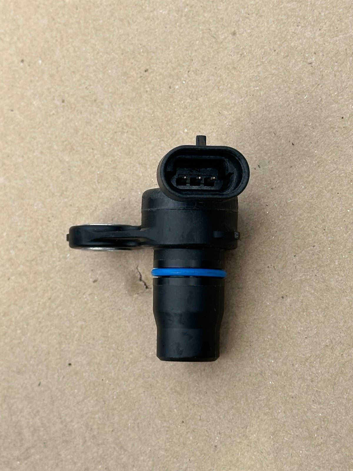 Genuine GM Camshaft Position Sensor 12584079 - Fits Chevy, GMC, Buick & Hummer