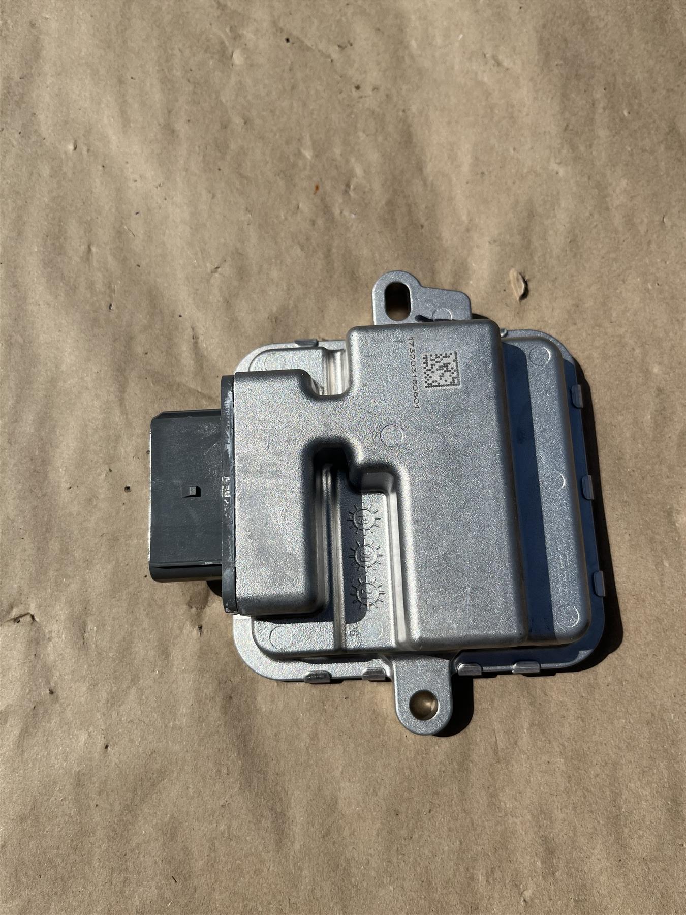 Genuine GM Trailer Towing Control Module 84857588 Cadillac Escalade OEM