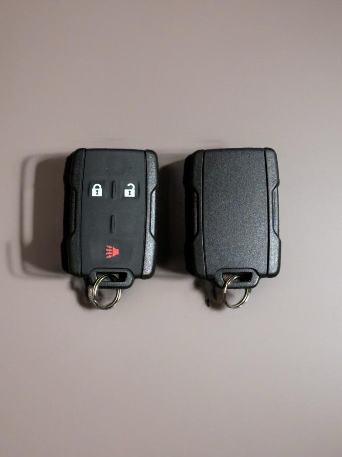 2 OEM GM CHEVY KEYLESS REMOTE ENTRY KEY FOB ALARM TRANSMITTER 13577765 434Mhz