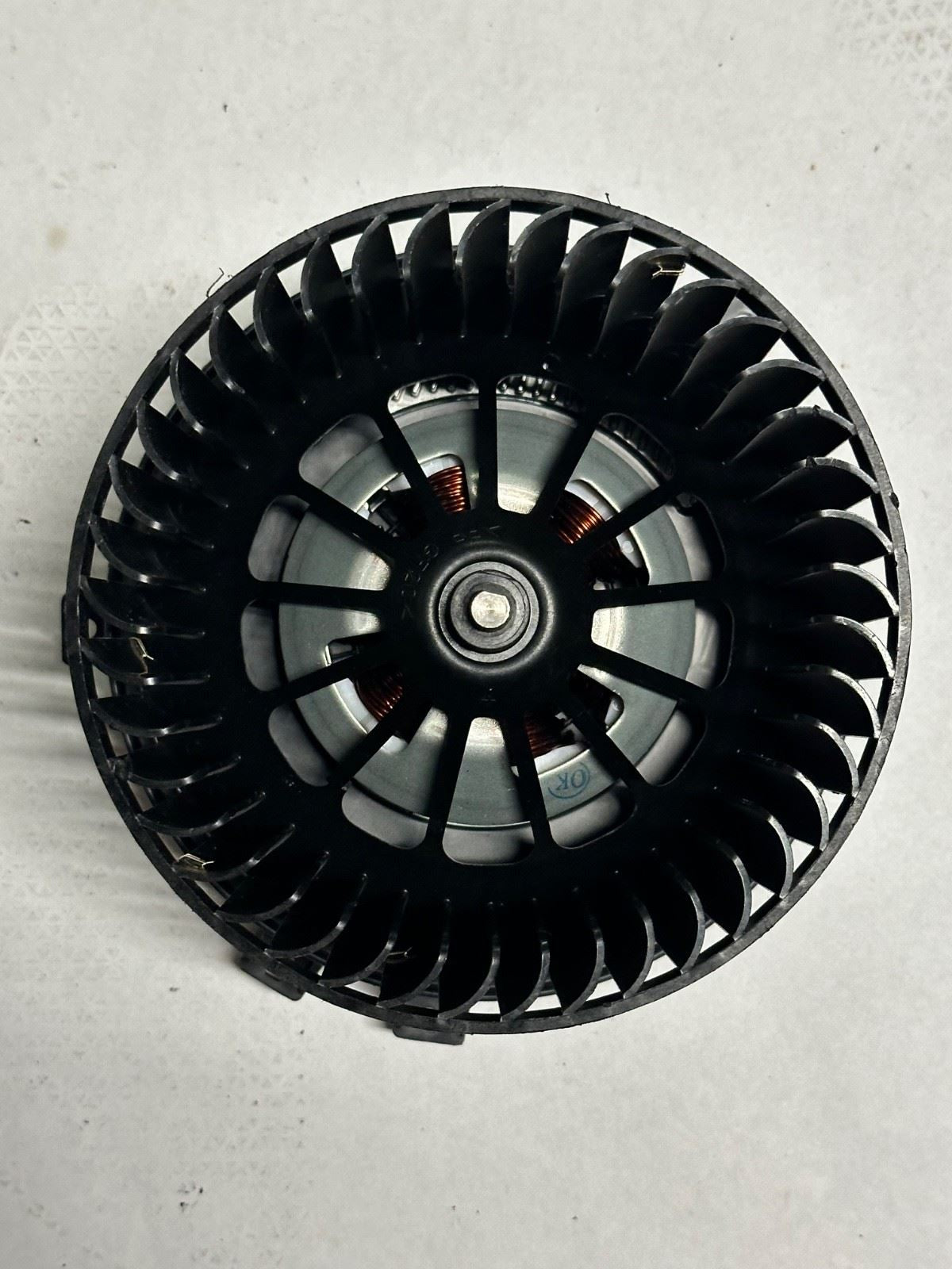 GM 84418890 HVAC Blower Motor Fan Assembly Silverado Sierra Tahoe Yukon OEM