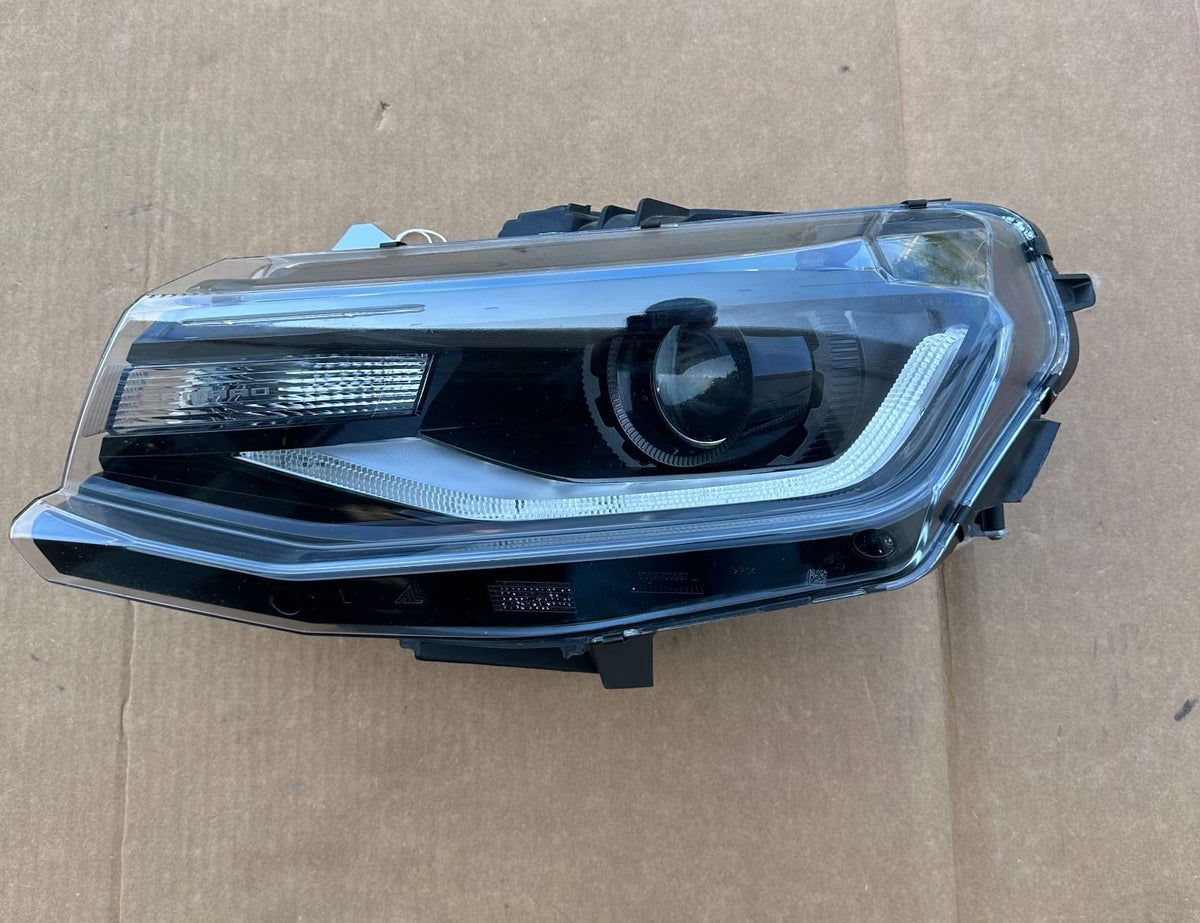 GM OEM Front Driver Side (LH) Headlight Assembly — Part #84364823