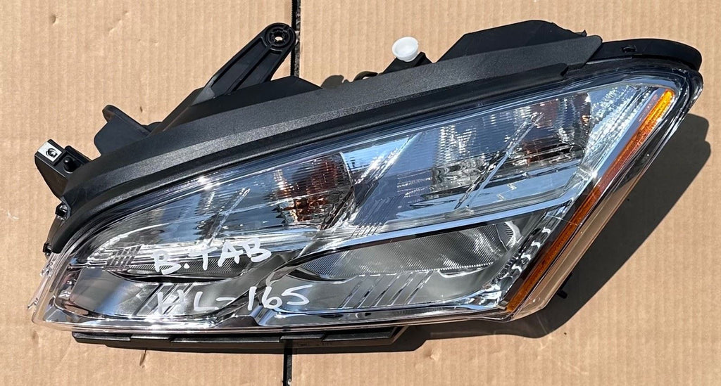 OEM | Headlight Assembly Driver Side 2013-2016 Chevrolet Trax Broken Tab/s