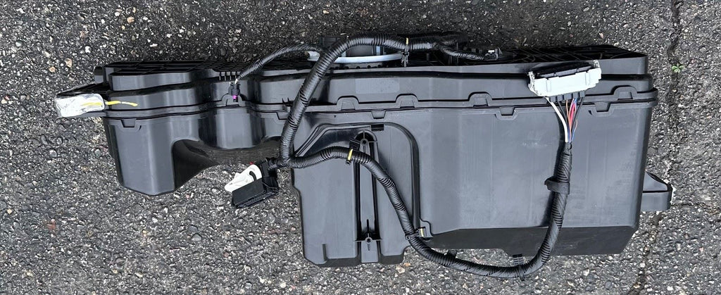 OEM | DEF Pump and Tank fits Silverado 2017 - 2019  84620944