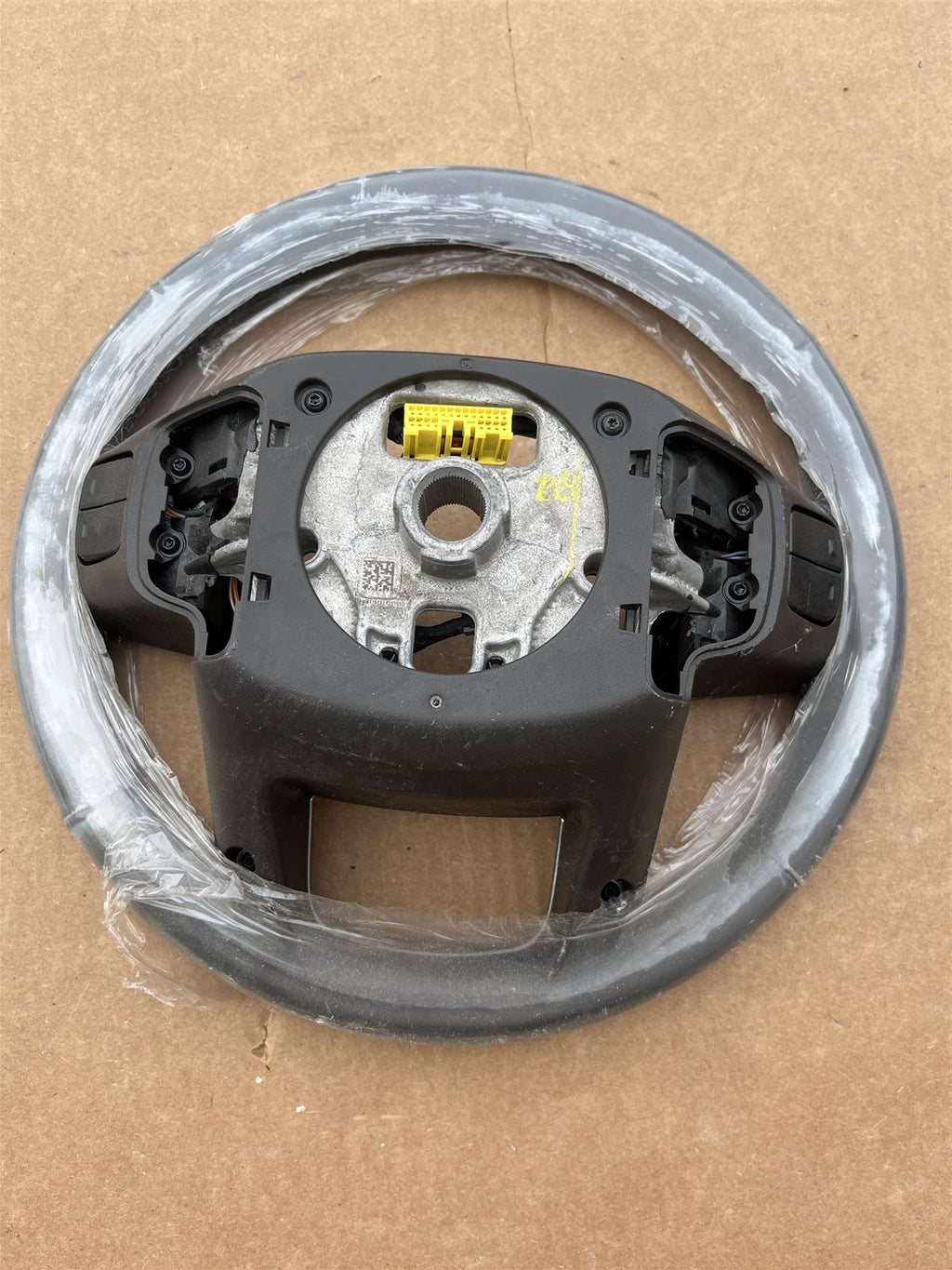GM 84946334 Very Dark Atmosphere Steering Wheel for Silverado Sierra
