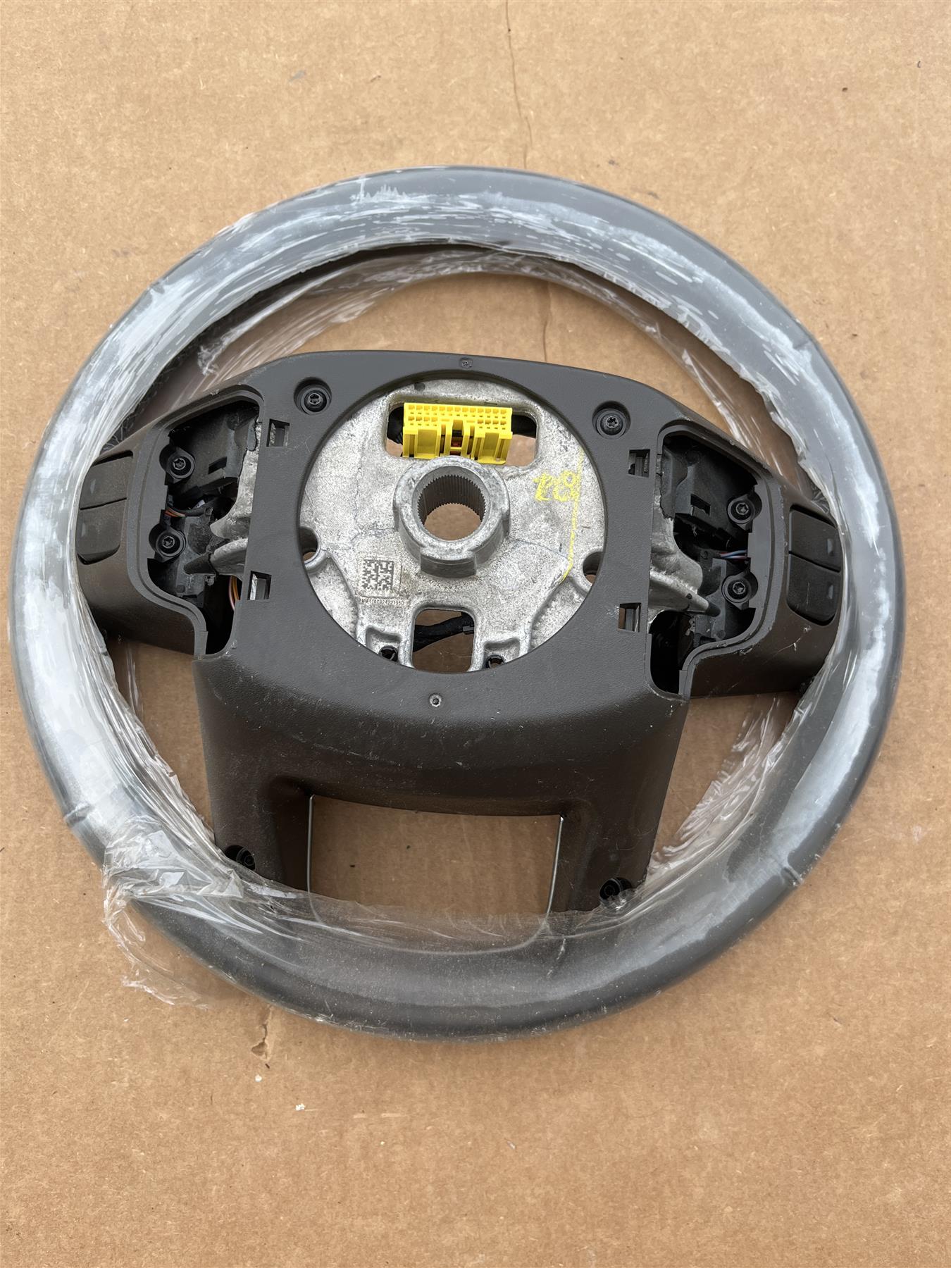 GM 84946334 Very Dark Atmosphere Steering Wheel for Silverado Sierra
