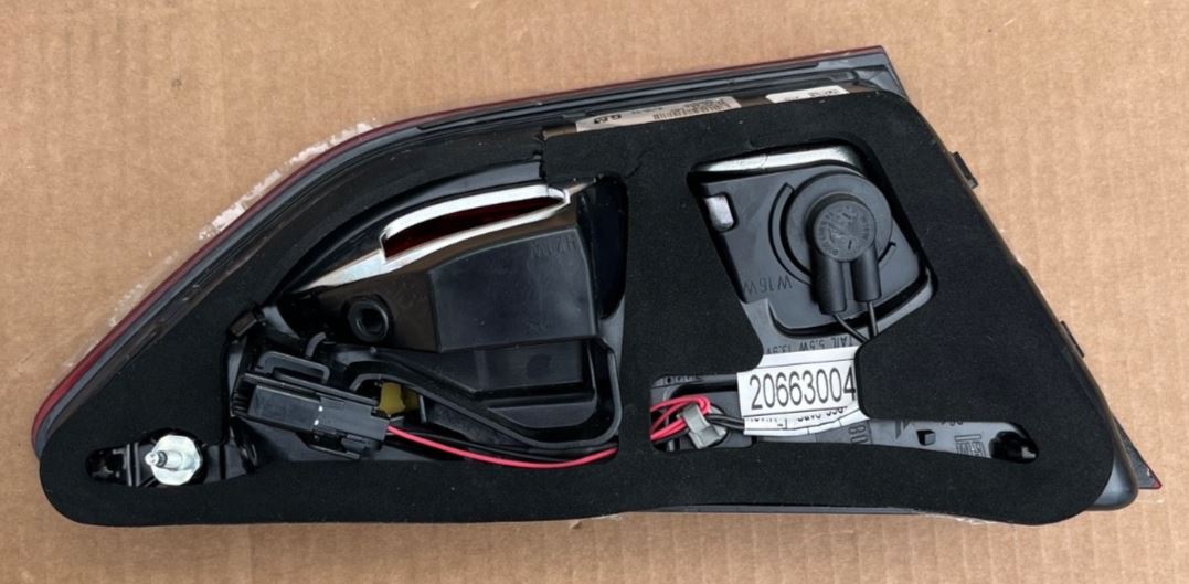 Genuine OEM | Right Rear Taillight Hatch Mounted Sportback fits 2018 Buick Regal