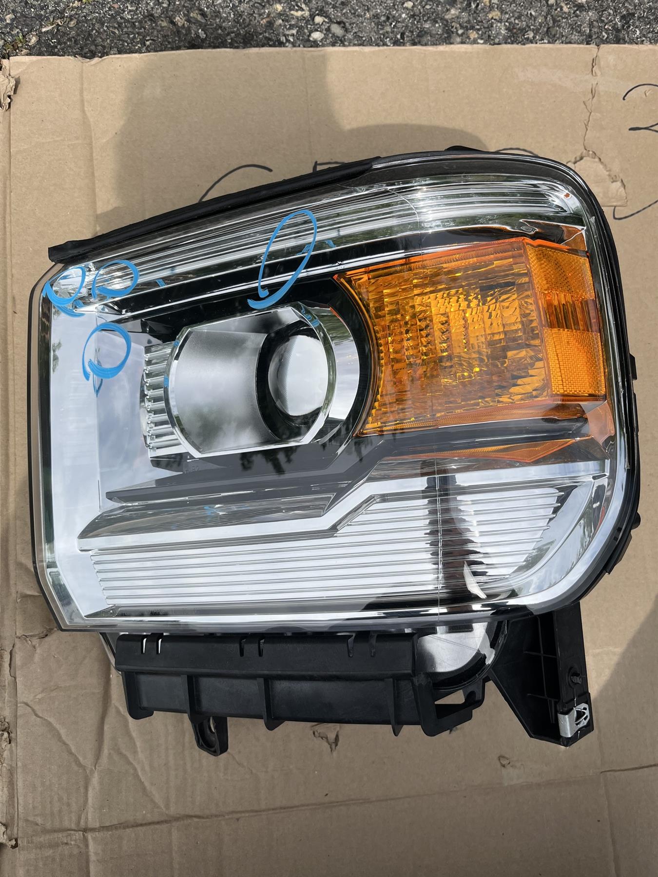 OEM General Motors Headlight 84144049 Genuine GM Front Lamp