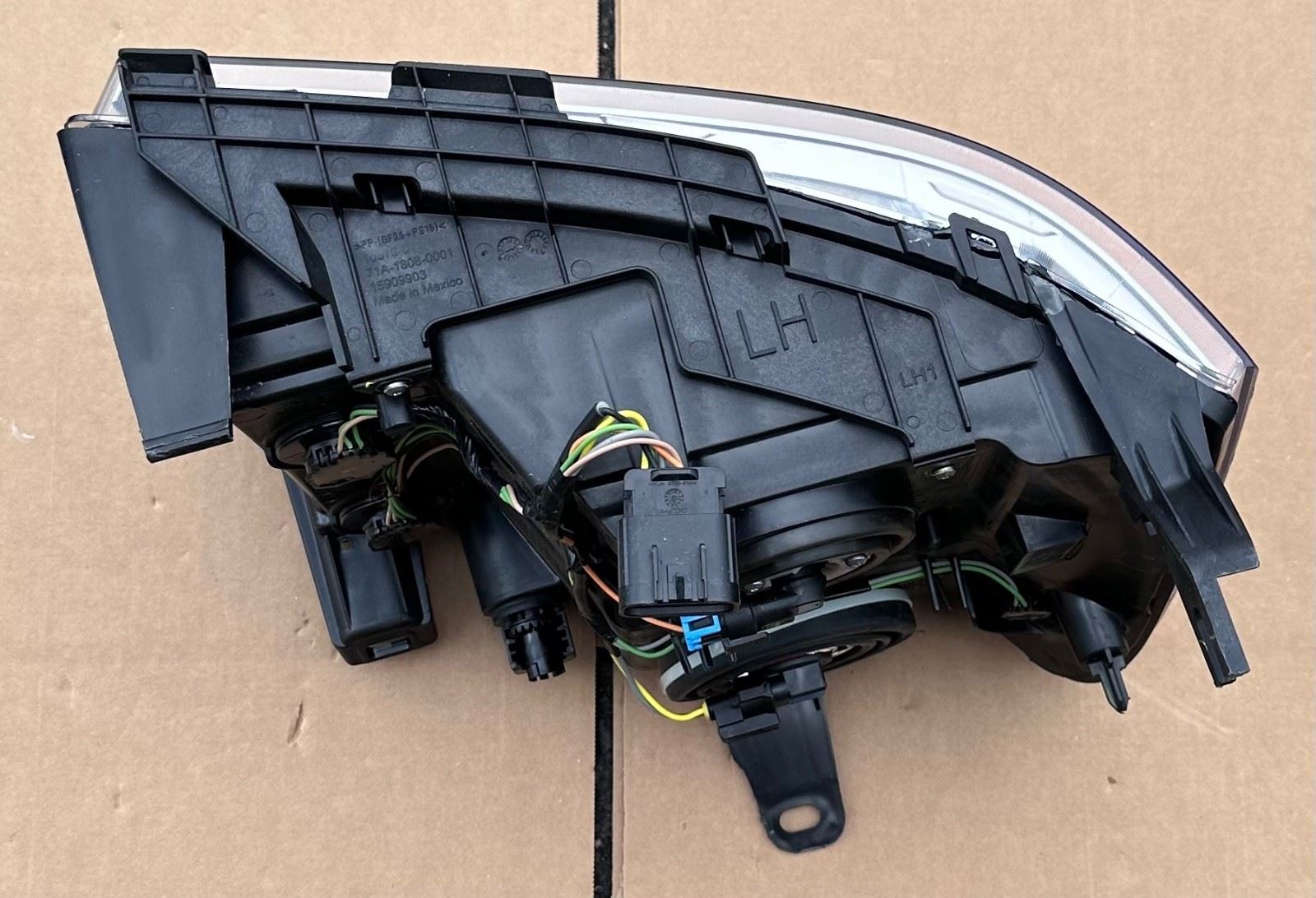 OEM | Headlight Assembly Driver Side fits 07 - 14 Seirra 3500HD 22853029