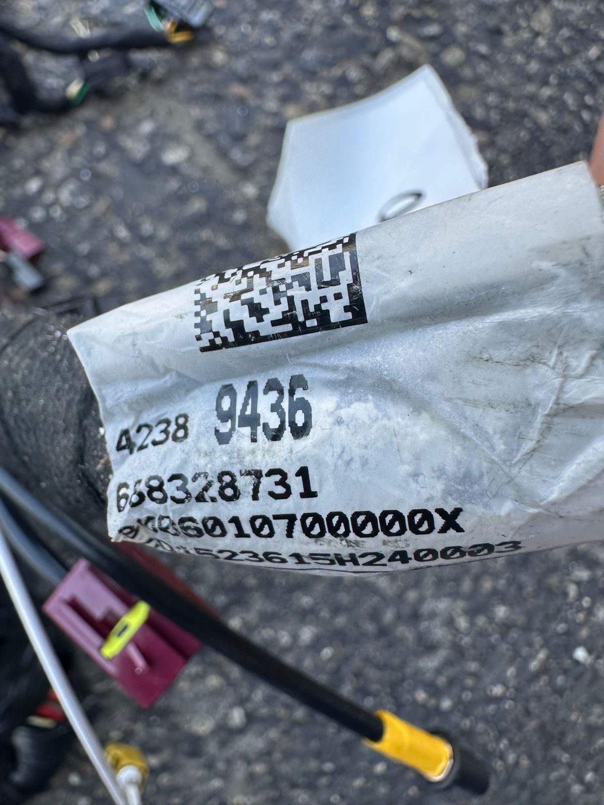OEM | Wire Harness Fuse Relay fits 16-18 Buick Encore 42389436