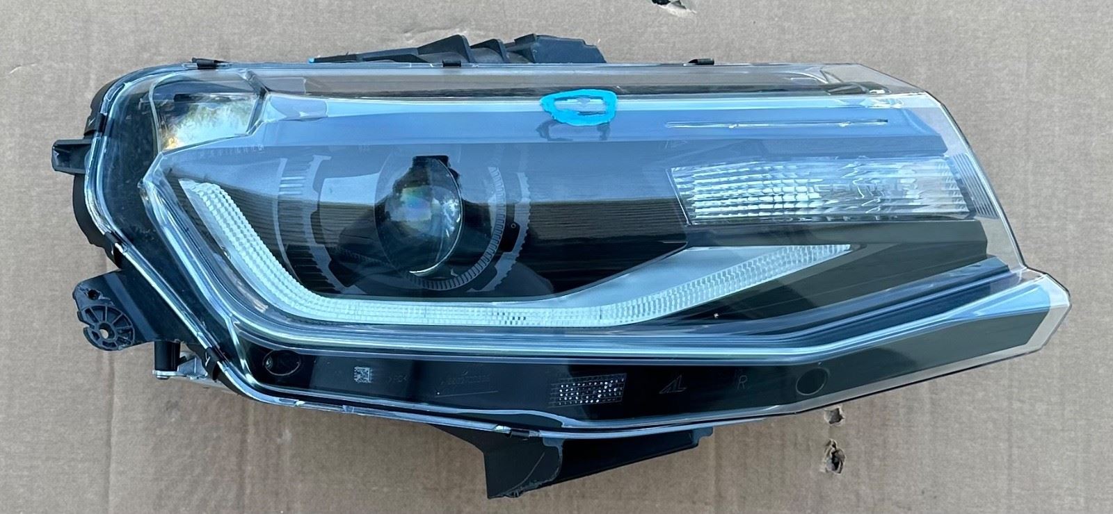 Genuine GM 84364824 Passenger Side HID Headlamp for 2016-2024 Chevrolet Camaro