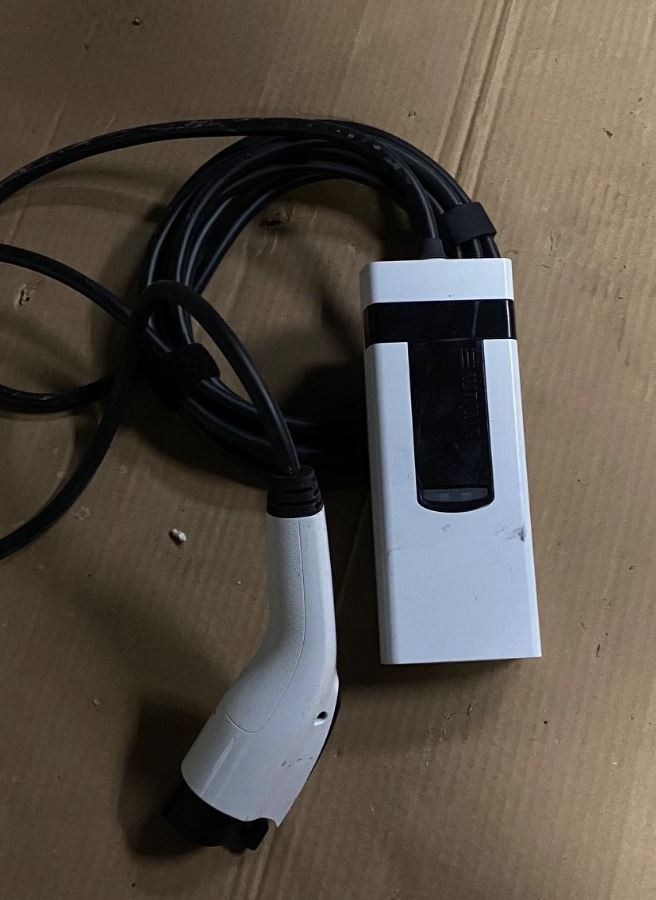 OEM | Dual-Level EV Charger Level 1/2 GM 85163382
