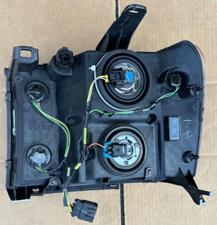 OEM | Head Light Assembly RH Fits 07-14 Sierra 1500, 2500HD, 3500HD GM 22853030