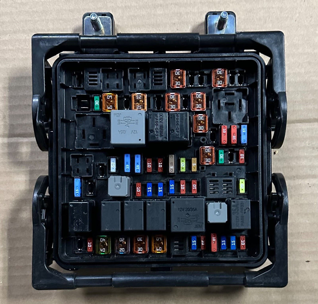 OEM | Fuse Box Fits 2015-2014 CTS GM 23278413