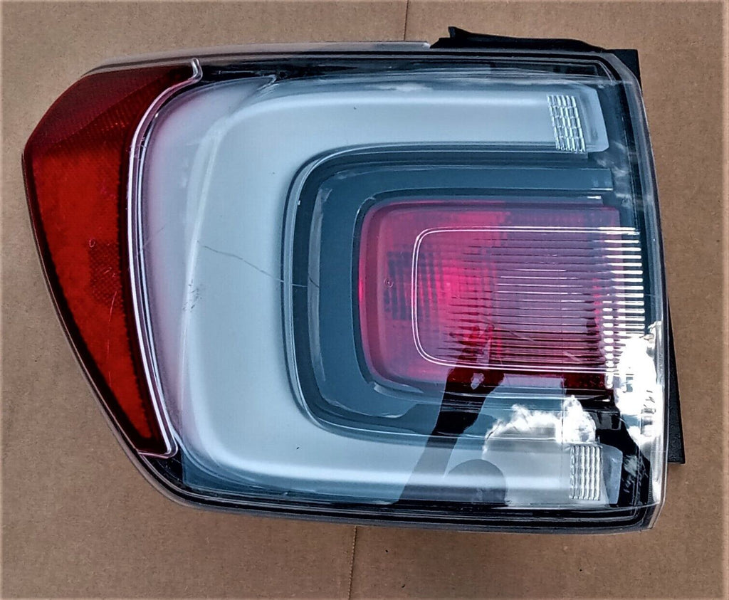 OEM 17 - 19 GMC Acadia Driver White Left Outer Tail Light Assembly ‭84509640
