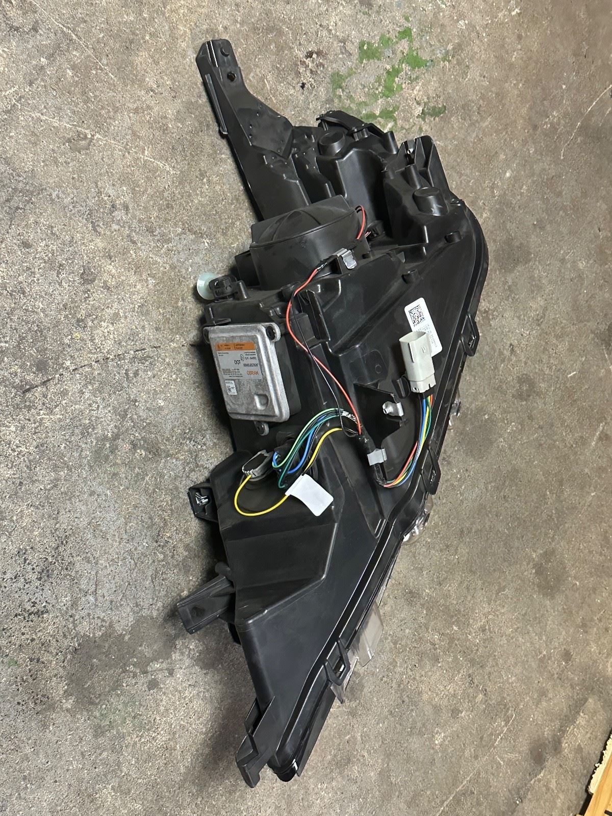OEM | Headlight Assembly HID Right Passenger Side fits Impala 15 - 20 84160413