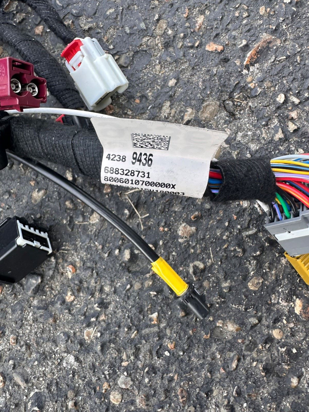 OEM | Wire Harness Electrical Fuse Relay fits 2016 - 2018 Encore 42389436
