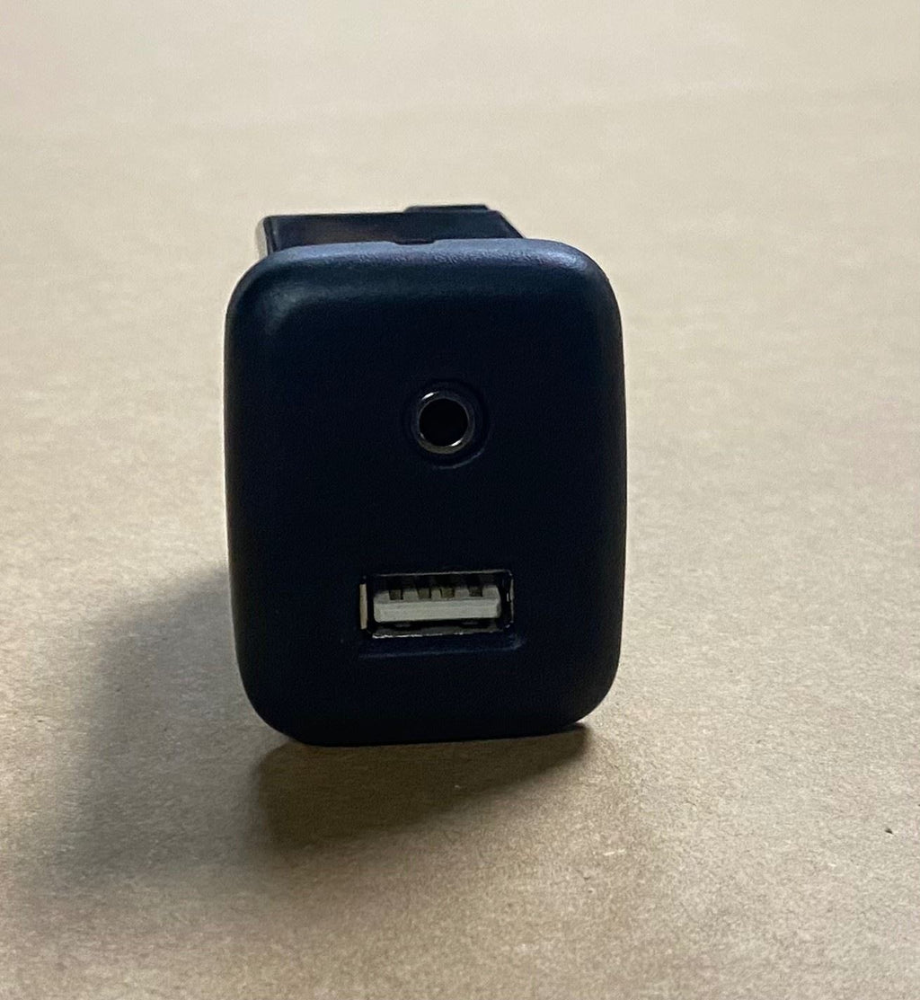 OEM | Multimedia Receptacle fits 2015-2019 Colorado GM 13511096