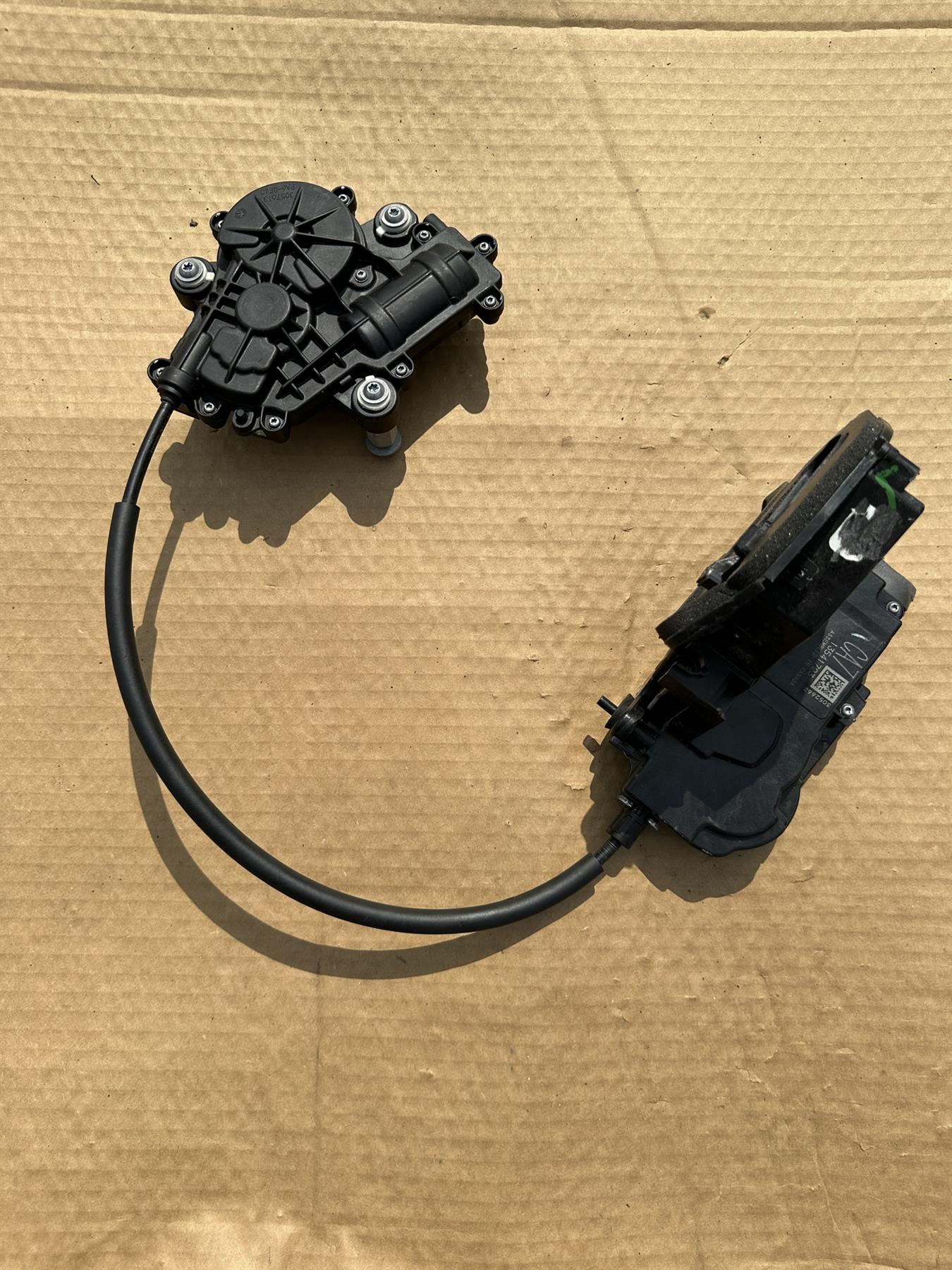 GM OEM 13541723 Rear Side Door Latch Lock Actuator New Other