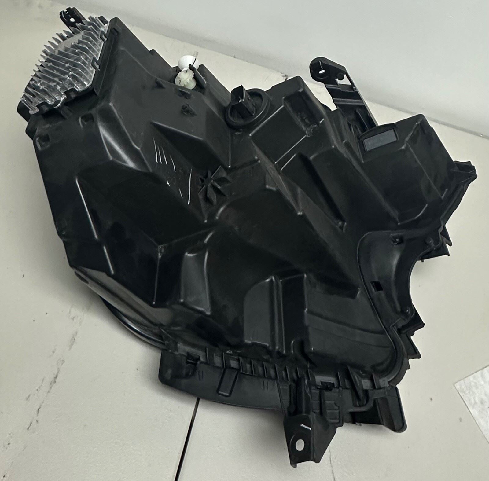 OEM 2021 - 2023 GMC Terrain Headlight LH Broken Tab