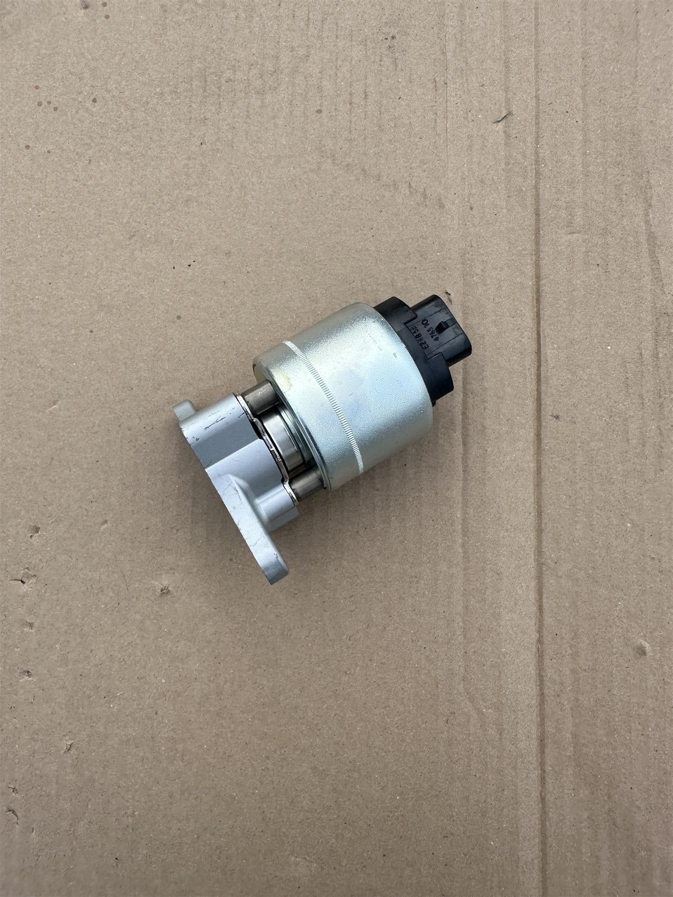 Genuine GM 12578040 EGR Valve OEM Genuine Replacement