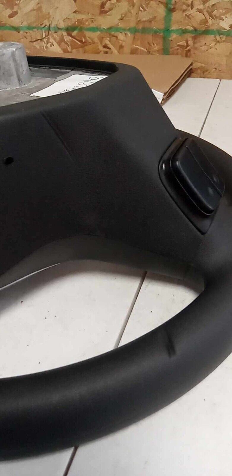 New OEM 2016 2017 Chevrolet Malibu Steering Wheel Assembly 84131966 Black