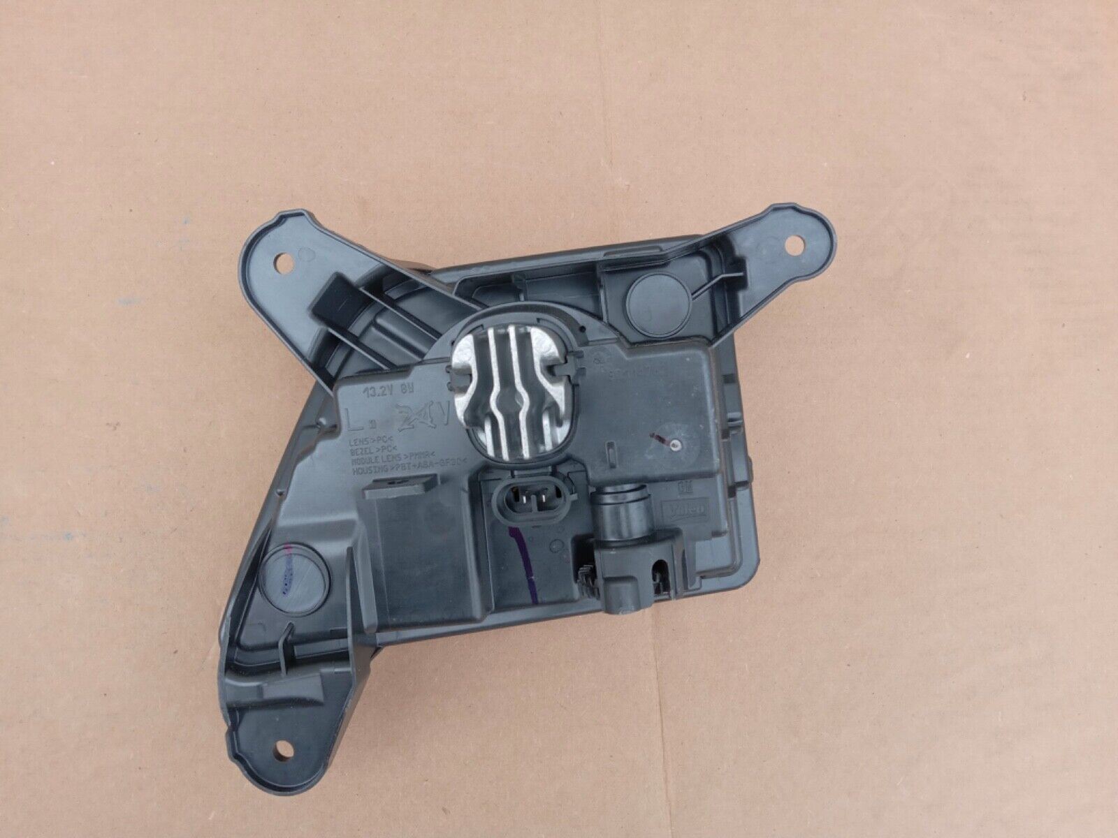 OEM 19-21 Chevrolet Silverado 1500 2500 HD 3500 HD Fog Light 84509651