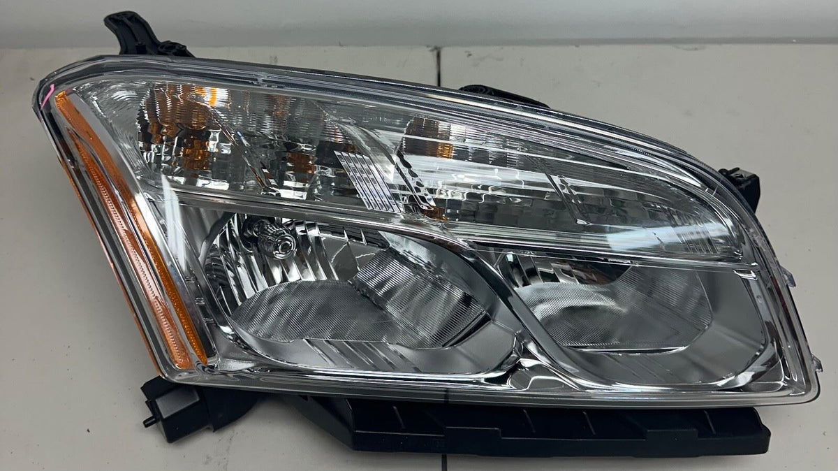 Headlight Assembly Passenger Side 13 - 16 OEM Part Small Scuff Scratch Clear