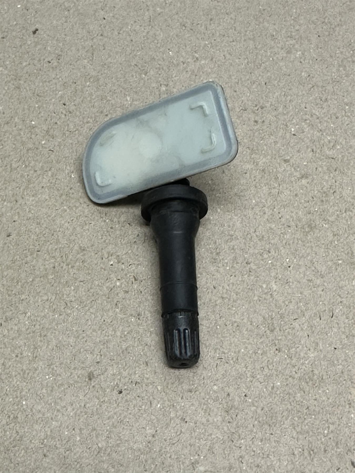 OEM GM Tire Pressure Monitor Sensor 13533166 Genuine Factory TPMS Valve