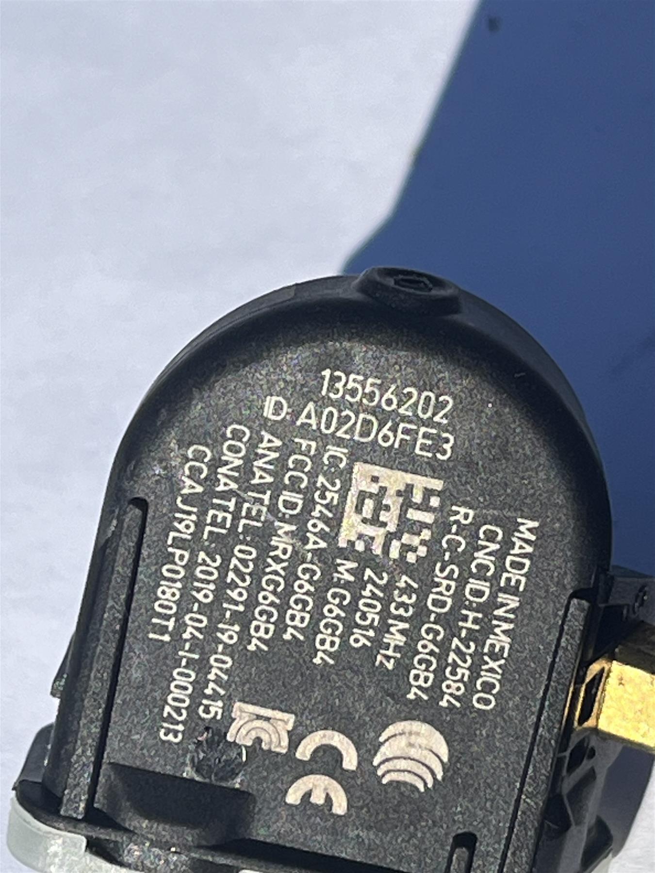 Genuine GM TPMS Sensor 13556202 Tire Pressure Monitoring System OEM Sensor