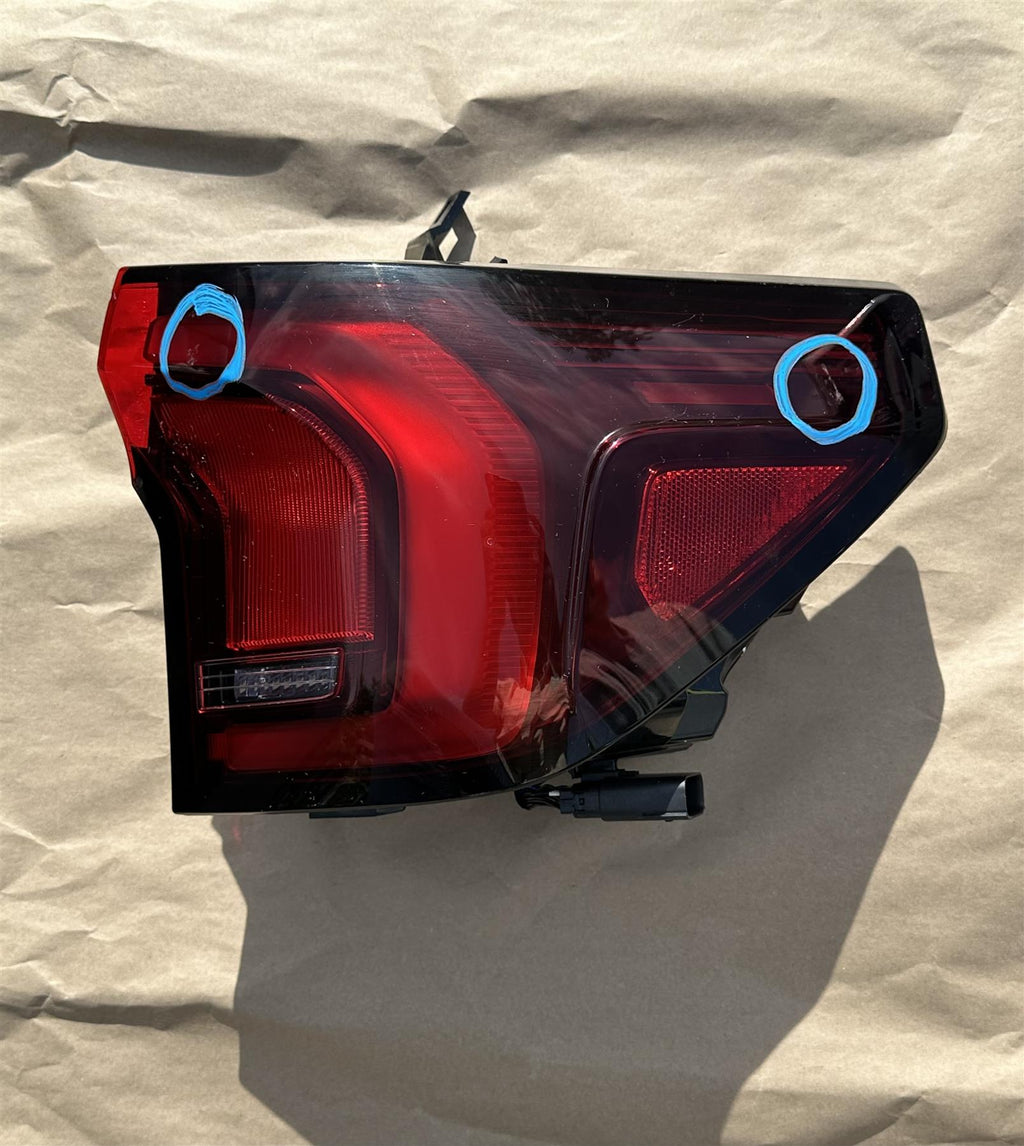 GM LED Taillight Assembly RH 26576397 Terrain 2018-2021 Rear Lamp OEM